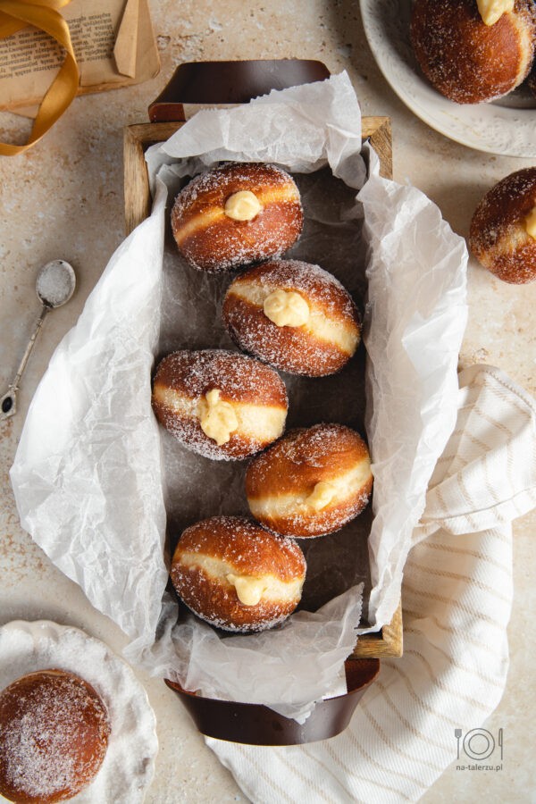 Bomboloni Włoskie pączki z kremem pâtissière