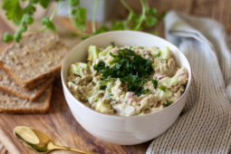 pasta z awokado i tuńczyka