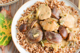 polędwiczki w sosie musztardowym z grzybami