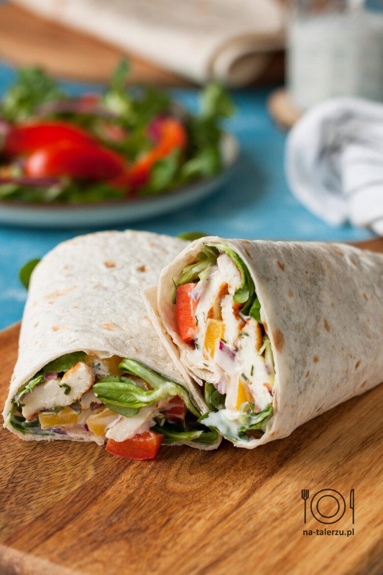 Tortilla z serem halloumi i warzywami