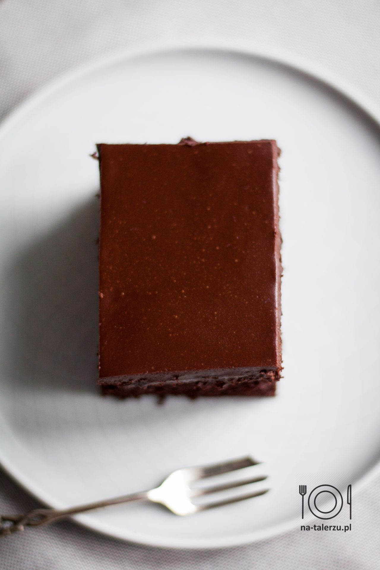 Szybkie Ciasto czekoladowe z suszonymi wiśniami