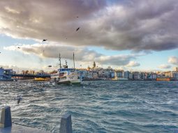 Stambuł - widok na wieżę Galata