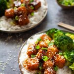Tofu sezamowe z brokułem