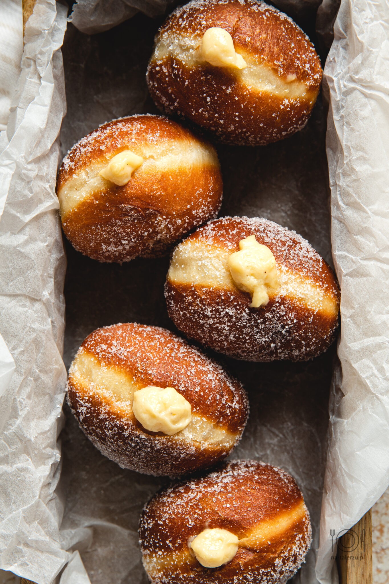 Bomboloni. Włoskie pączki z kremem pâtissière