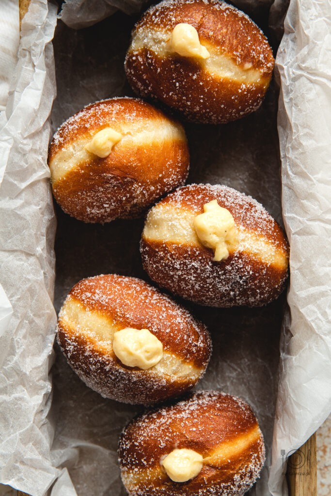 Bomboloni włoskie pączki z kremem patisierre