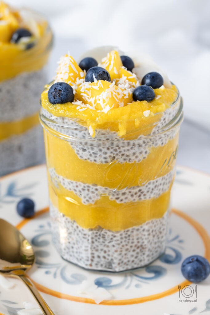 Pudding chia z mango i mleczkiem kokosowym