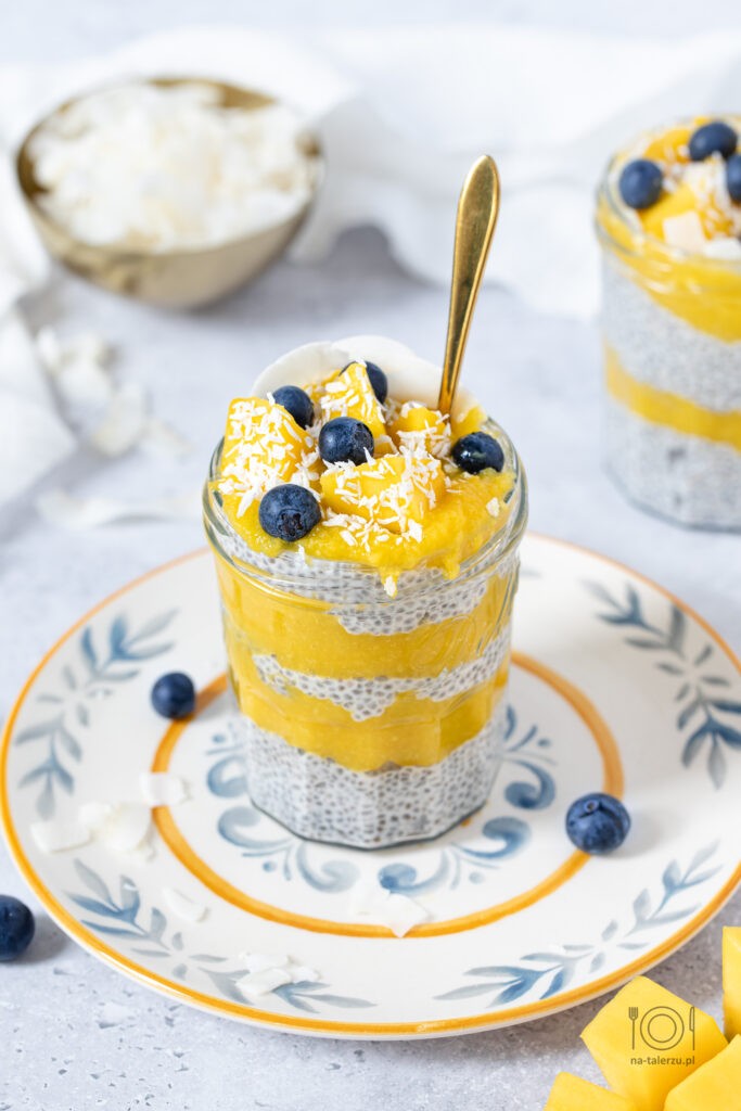 Pudding chia z mango i mleczkiem kokosowym