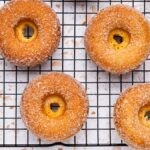 Pieczone donuty cynamonowe