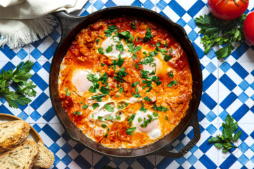 Tunezyjska Szakszuka - najlepszy przepis na jajka w pomidorach-7209