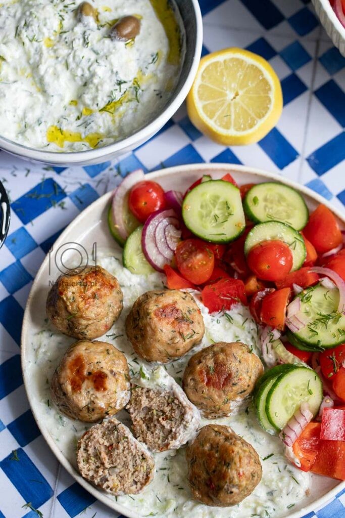 Pieczone greckie pulpeciki z indyka i cukinii