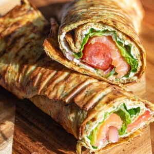 Wrap z cukinii i serka wiejskiego
