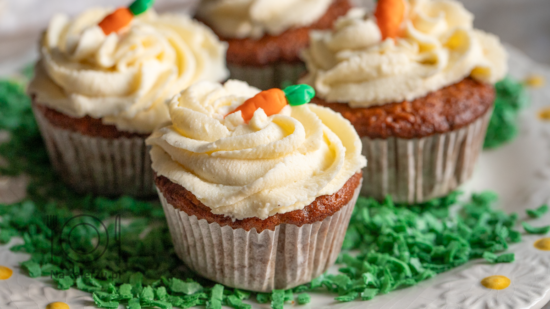 Babeczki marchewkowe z kremem z serka śmietankowego